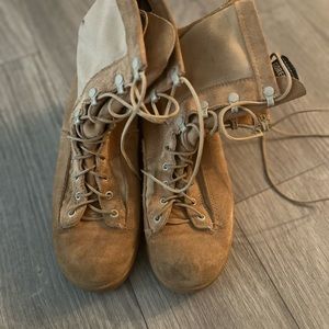 Men combat boots